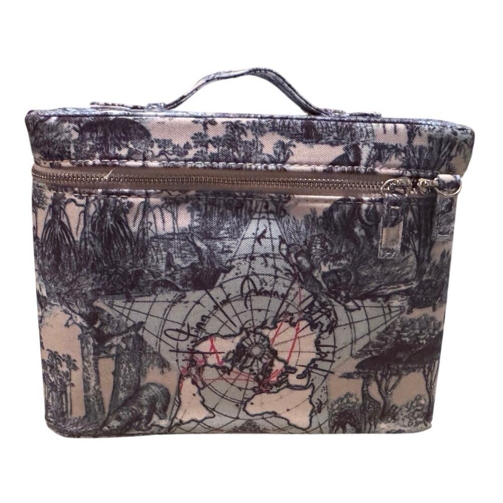 DIOR Around the World GWP Vanity Case Model New in Bag